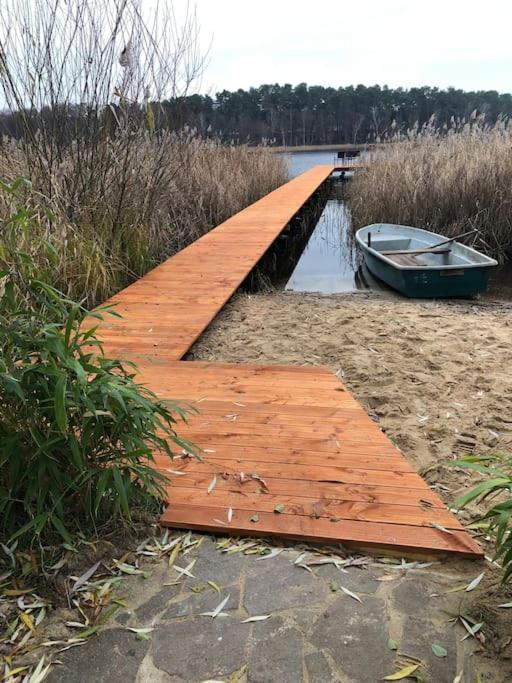 Haus Wilma Gruene Idylle Im Wald Direkt Am See Wendisch Rietz Bagian luar foto